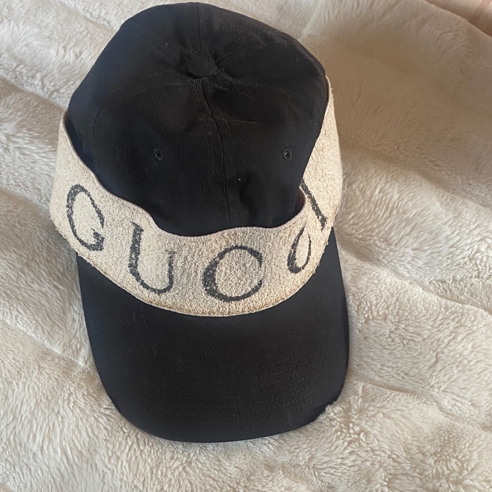 Gucci Black and Cream Logo Cap